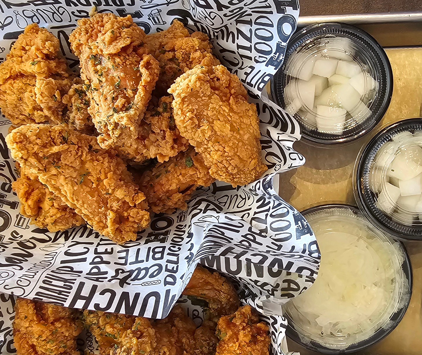 Tried the #friedchicken at @cm_chicken_of_louisville.  Everything was so good. Even the #kimchi was awesome. We all walked in, and we rolled ourselves out ❤️ 😍 😆 
Can't wait to go back to try different flavors 😋 

#louisvillefood #friedchicken #koreanfriedchicken #foodies #yum