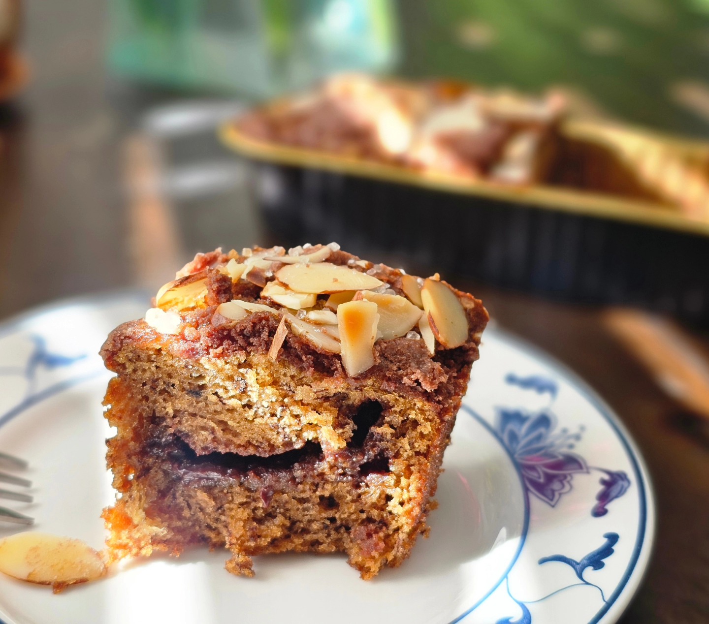 Beautiful morning with a slice of chocolate banana cake. 
Relax and enjoy every moment ❤️ 

#bananacake #banana #cake #bananabread #homemade #brownies #dessert #food #yummy #bolupisang #bakery #baking #foodporn #instafood #foodie #cakes #foodphotography #homebaker #chocolate #chocolatecake #homemadebakery #bananas #birthdaycake #cheesecake #foodstagram #delicious #kekpisanggebu #kuliner #kekpisangsedap #kekpisang